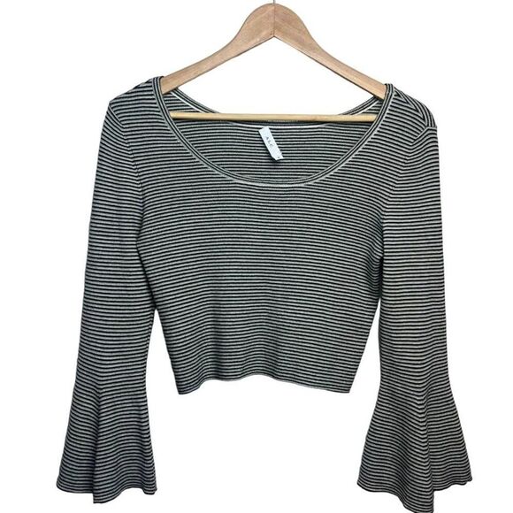 A.L.C. Shiloh Striped Crop Bell Sleeve Top Sz. M - Picture 5 of 8